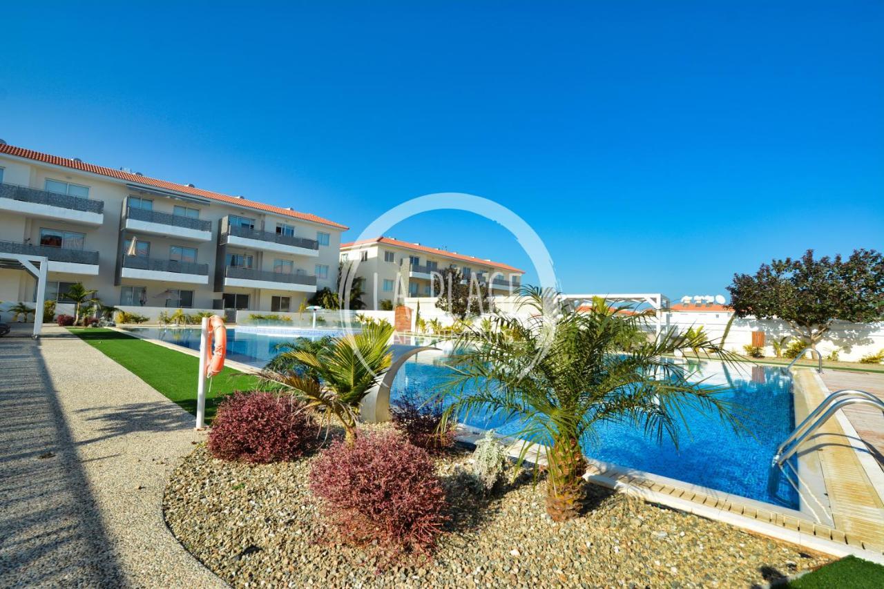 ♥ Sunny&Cozy Family Apartment ★ Walk To The Beach☼ Paralimni Exterior photo