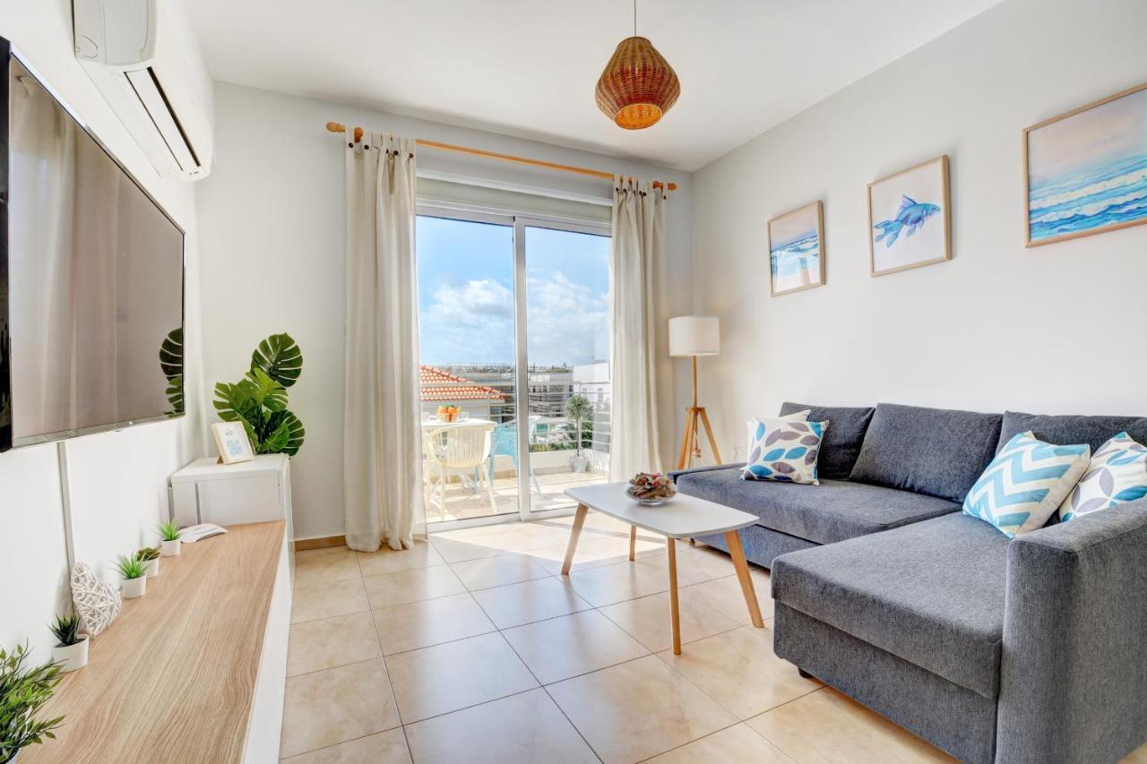 ♥ Sunny&Cozy Family Apartment ★ Walk To The Beach☼ Paralimni Exterior photo