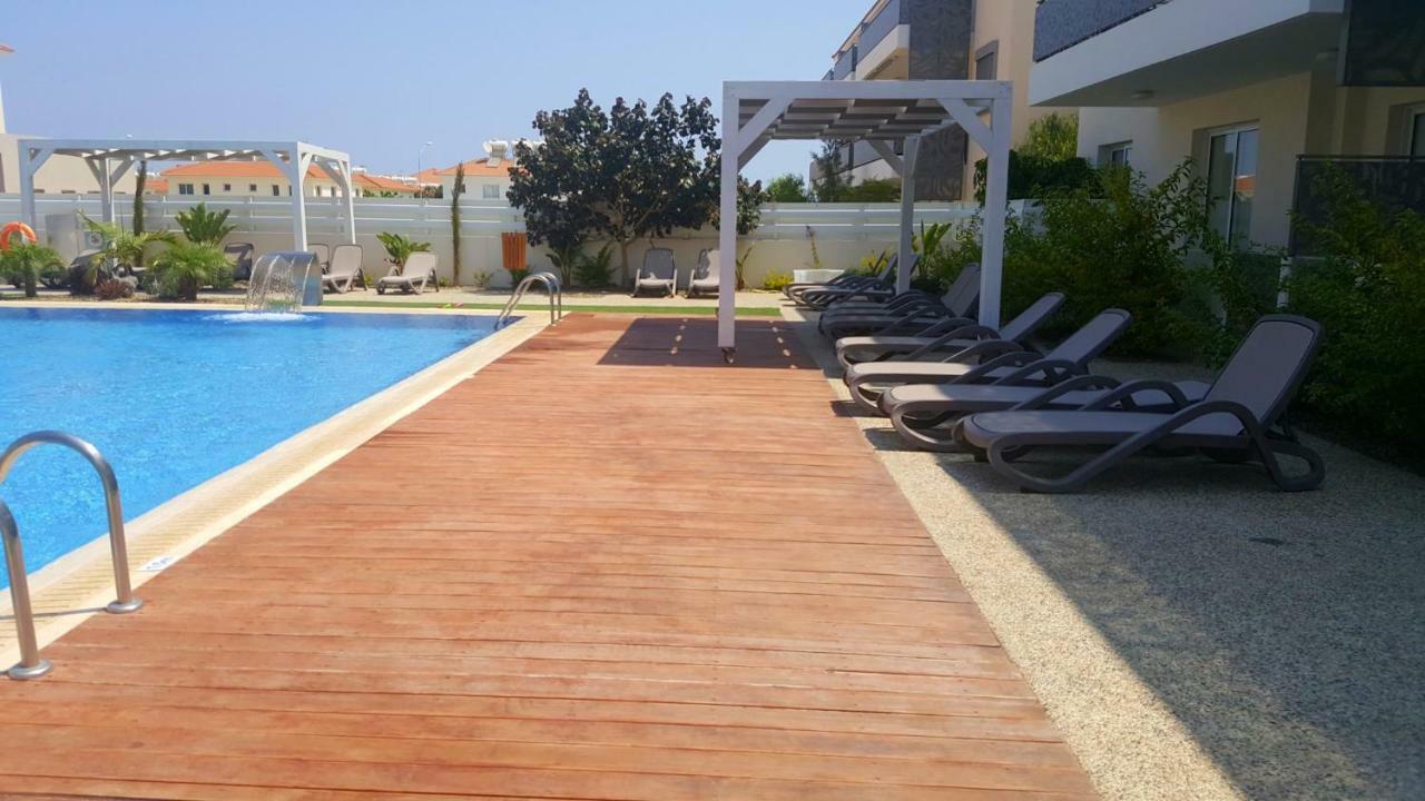 ♥ Sunny&Cozy Family Apartment ★ Walk To The Beach☼ Paralimni Exterior photo
