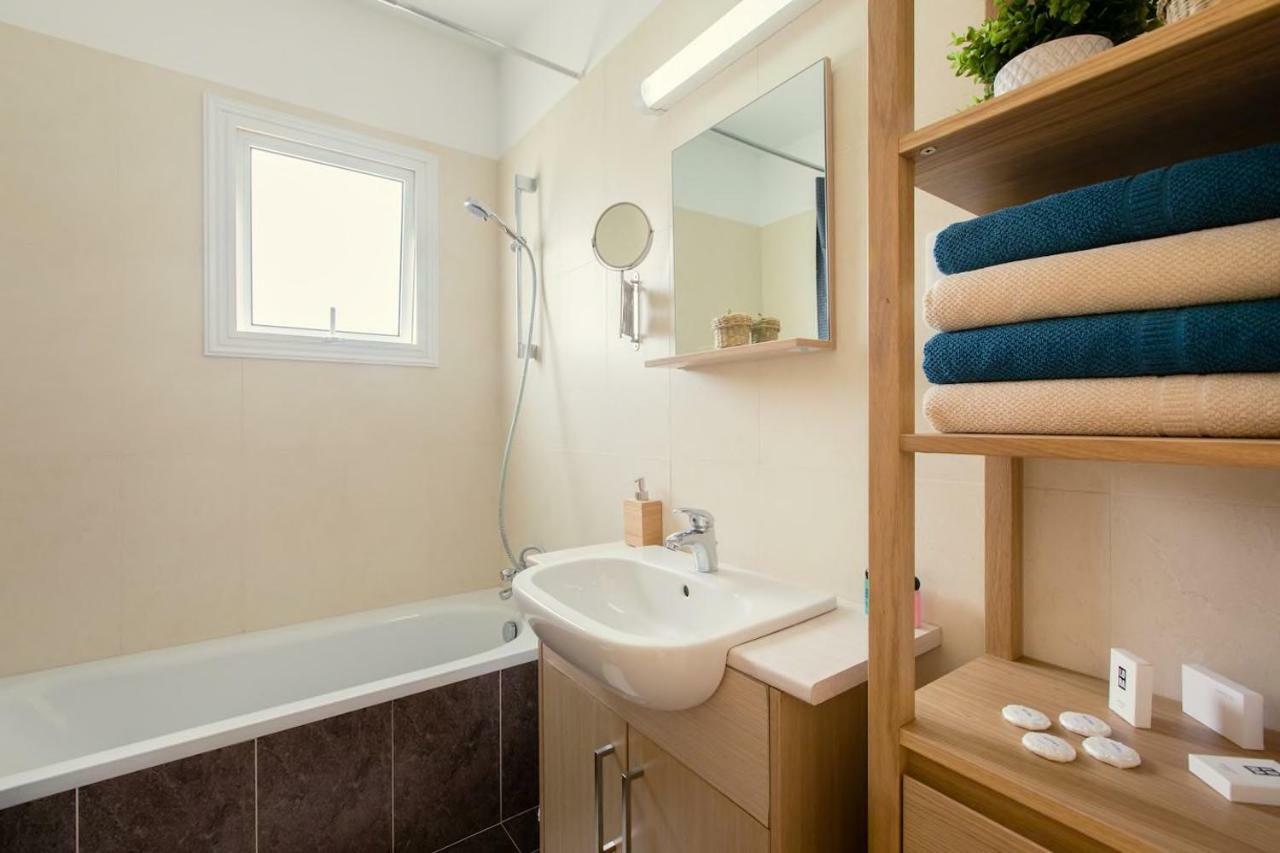 ♥ Sunny&Cozy Family Apartment ★ Walk To The Beach☼ Paralimni Exterior photo
